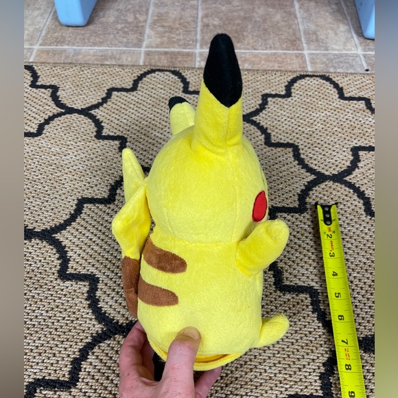 2017 TOMY 10” Pokemon My Friend Pikachu Plush Toy Light Up Talking Plush Moves! - Picture 10 of 10